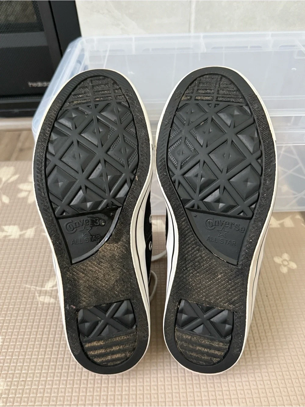 Converse Black Women's 10 Men’s 8 High-Top Sneakers with White Laces - Picture 7 of 7